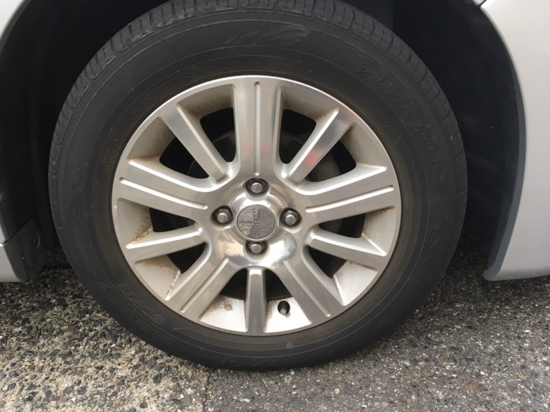 タイヤホイール前