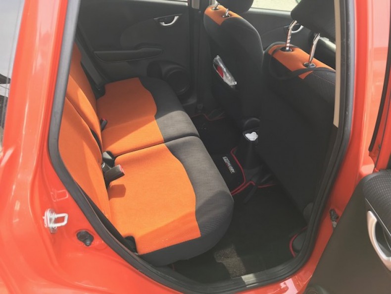 内装後方シート