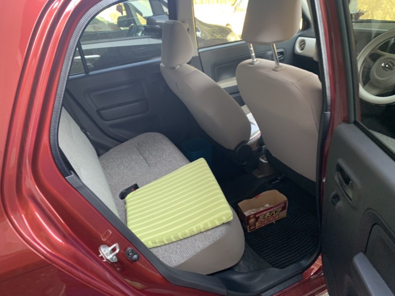 内装後方シート