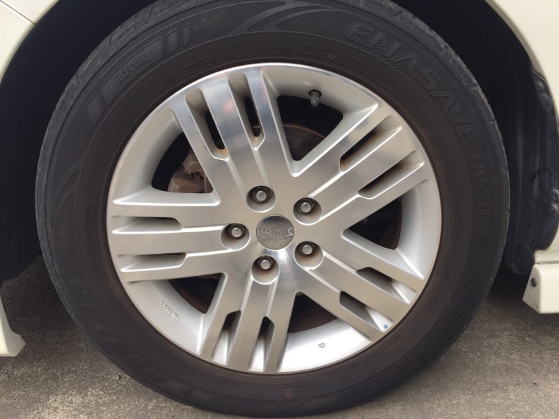 タイヤホイール前