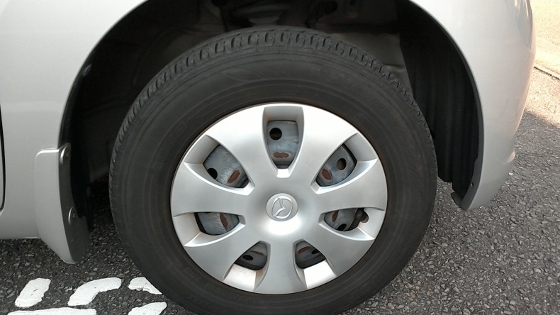 タイヤホイール前