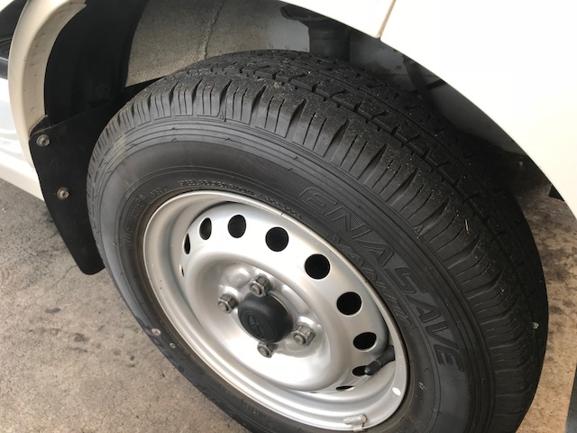 タイヤホイール前
