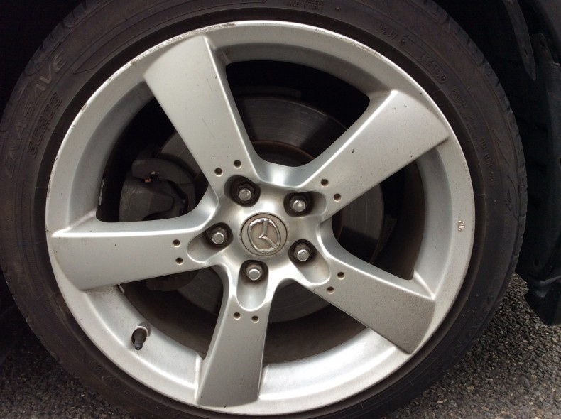 タイヤホイール前