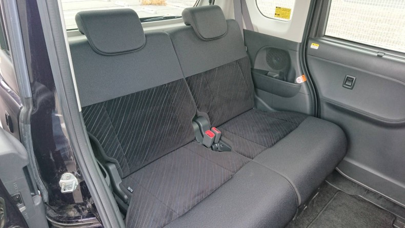 内装後方シート