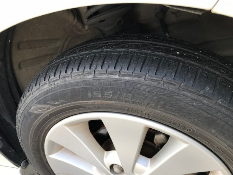 タイヤホイール前