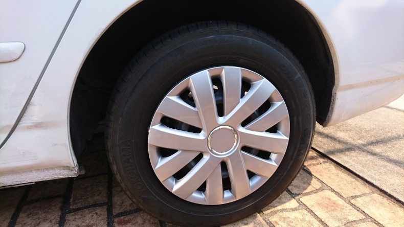 タイヤホイール前