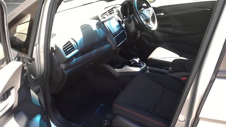 内装前方シート