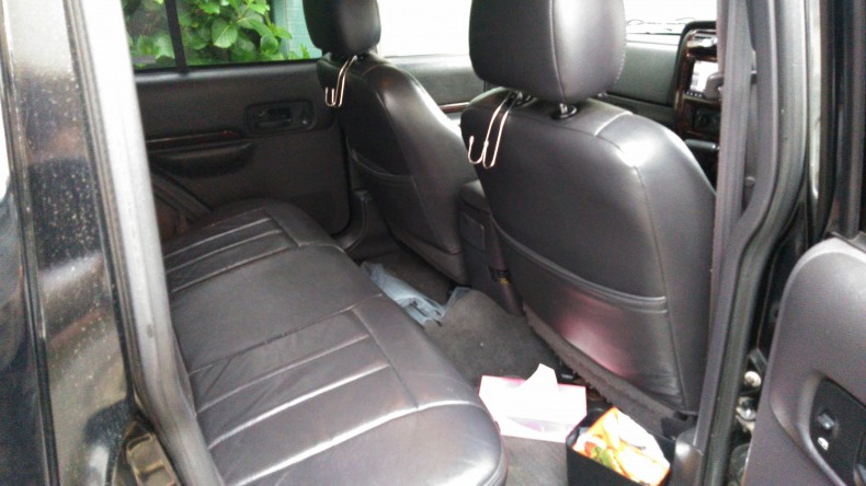 内装後方シート