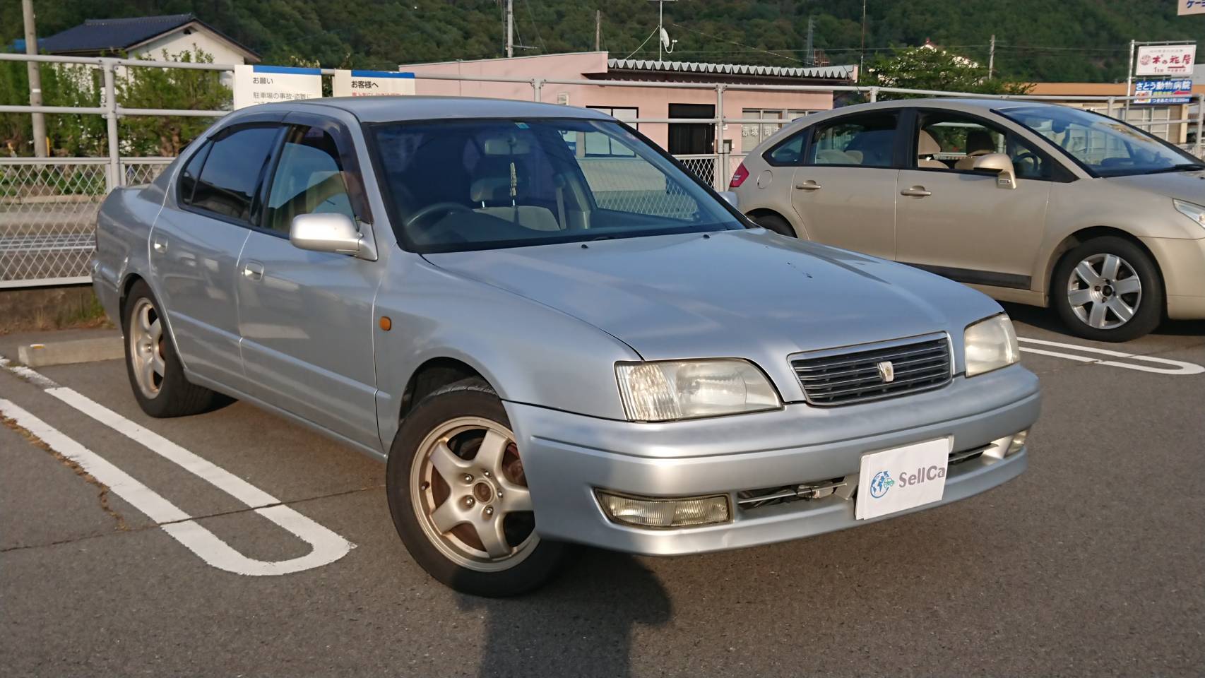 外装右前