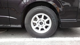 タイヤホイール前