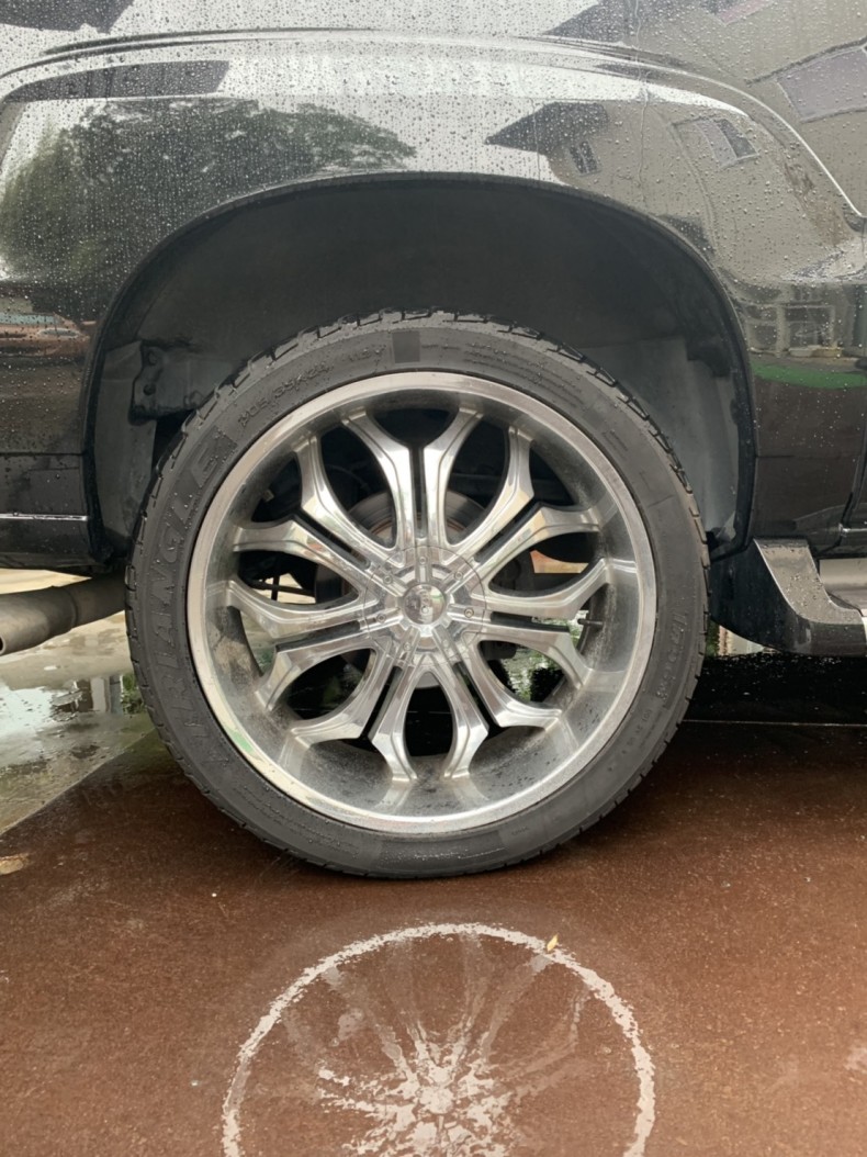 タイヤホイール前