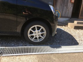 タイヤホイール前