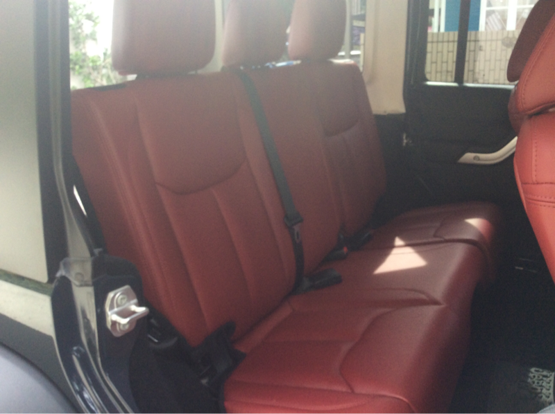 内装後方シート