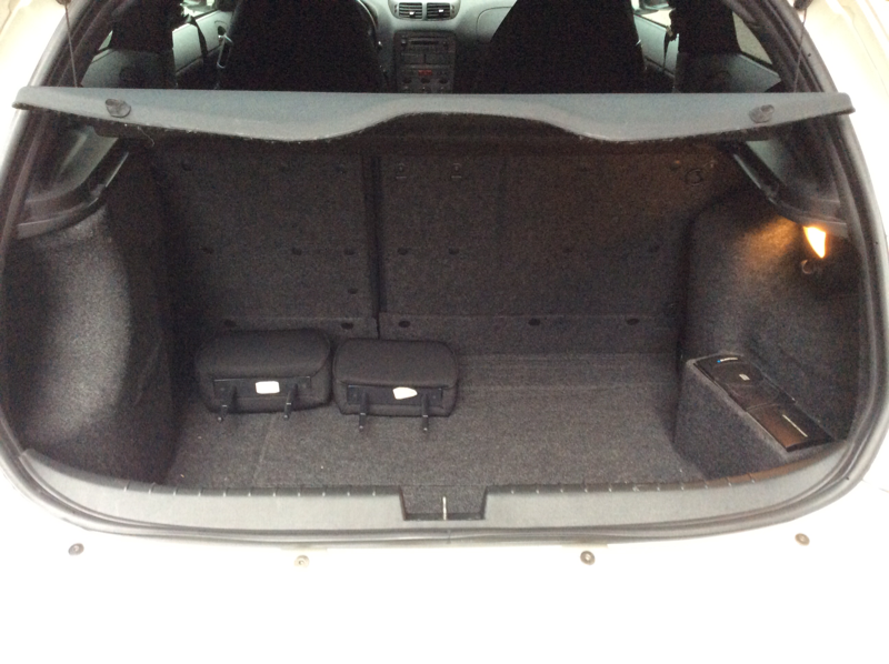 内装トランク