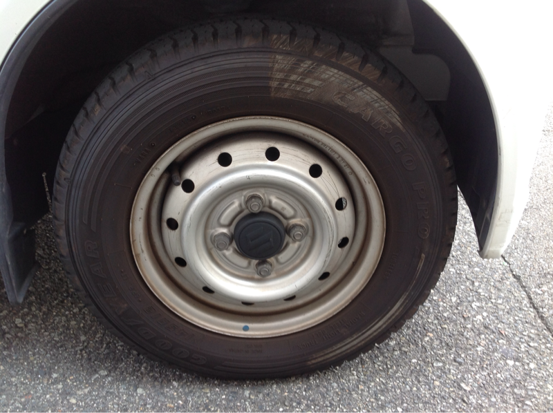 タイヤホイール前