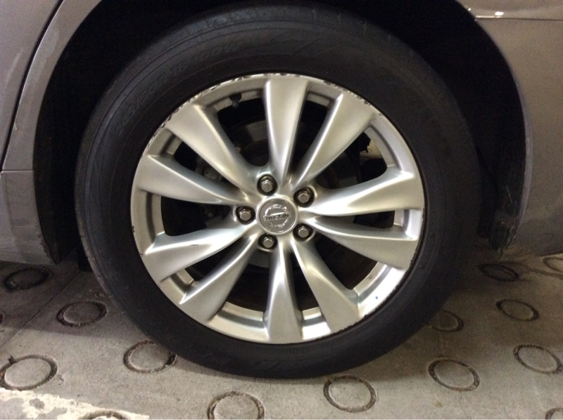 タイヤホイール前