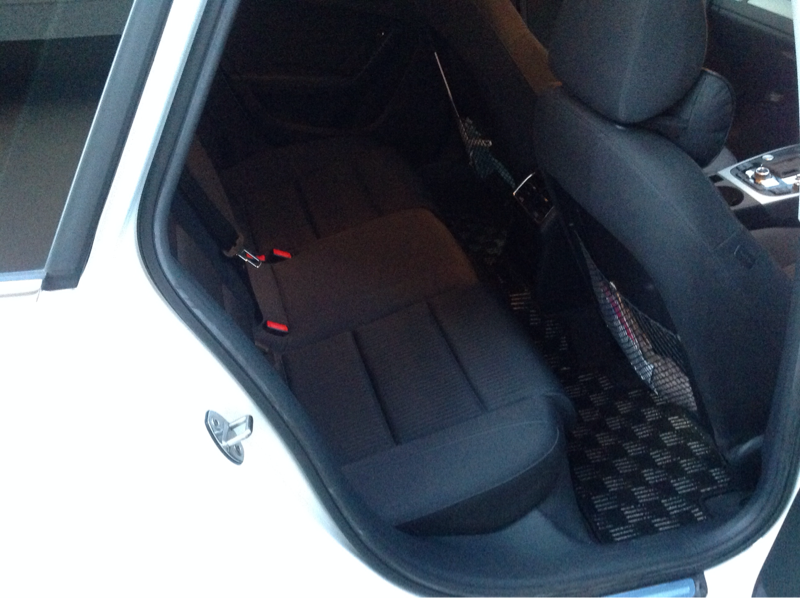 内装後方シート