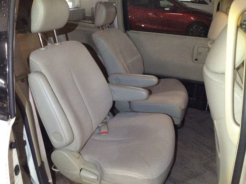 内装後方シート