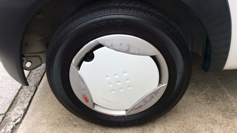 タイヤホイール前