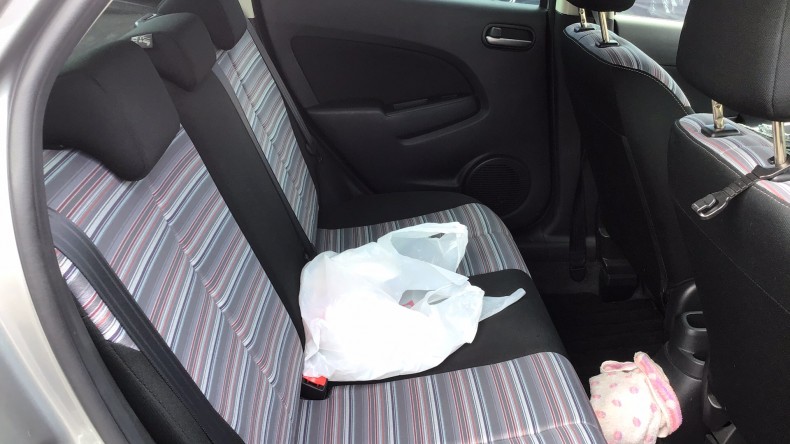 内装後方シート