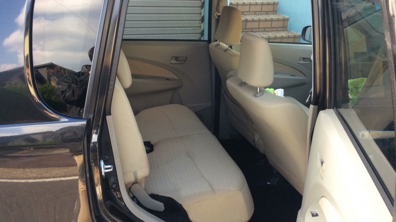 内装後方シート